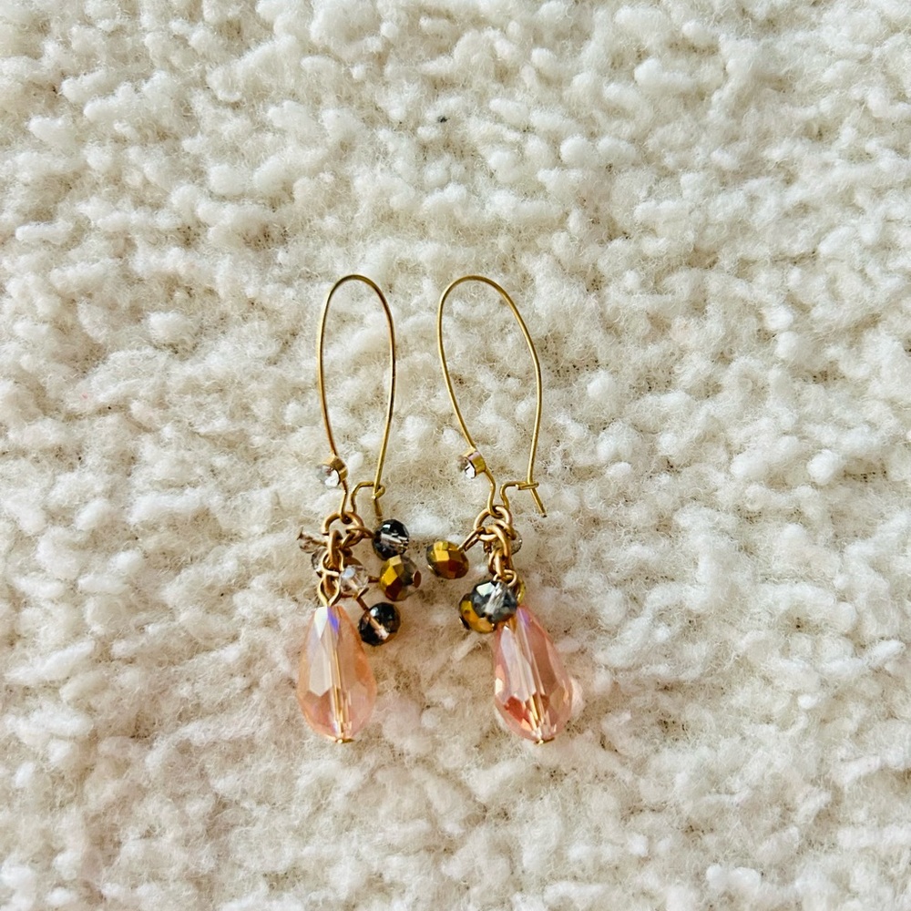 5/$25 Elegant Gold and Pink Dangle Earrings